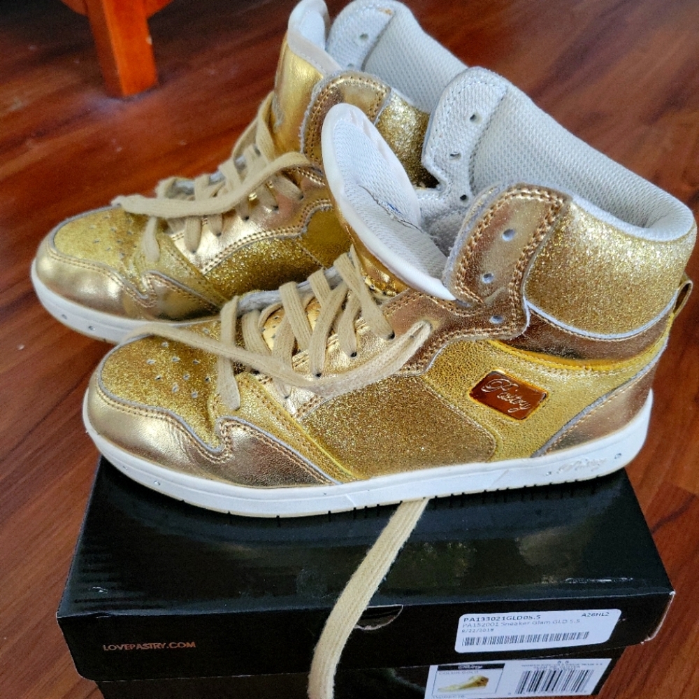 Pastry Glam Pie Glitter Gold Dance Sneakers Size 5.5